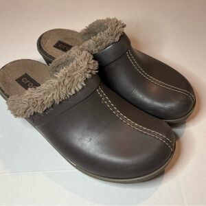 Womens Crocs Cobbler W10‎ Brown Rubber Clogs Slides Slip On Shoes Fur Lined